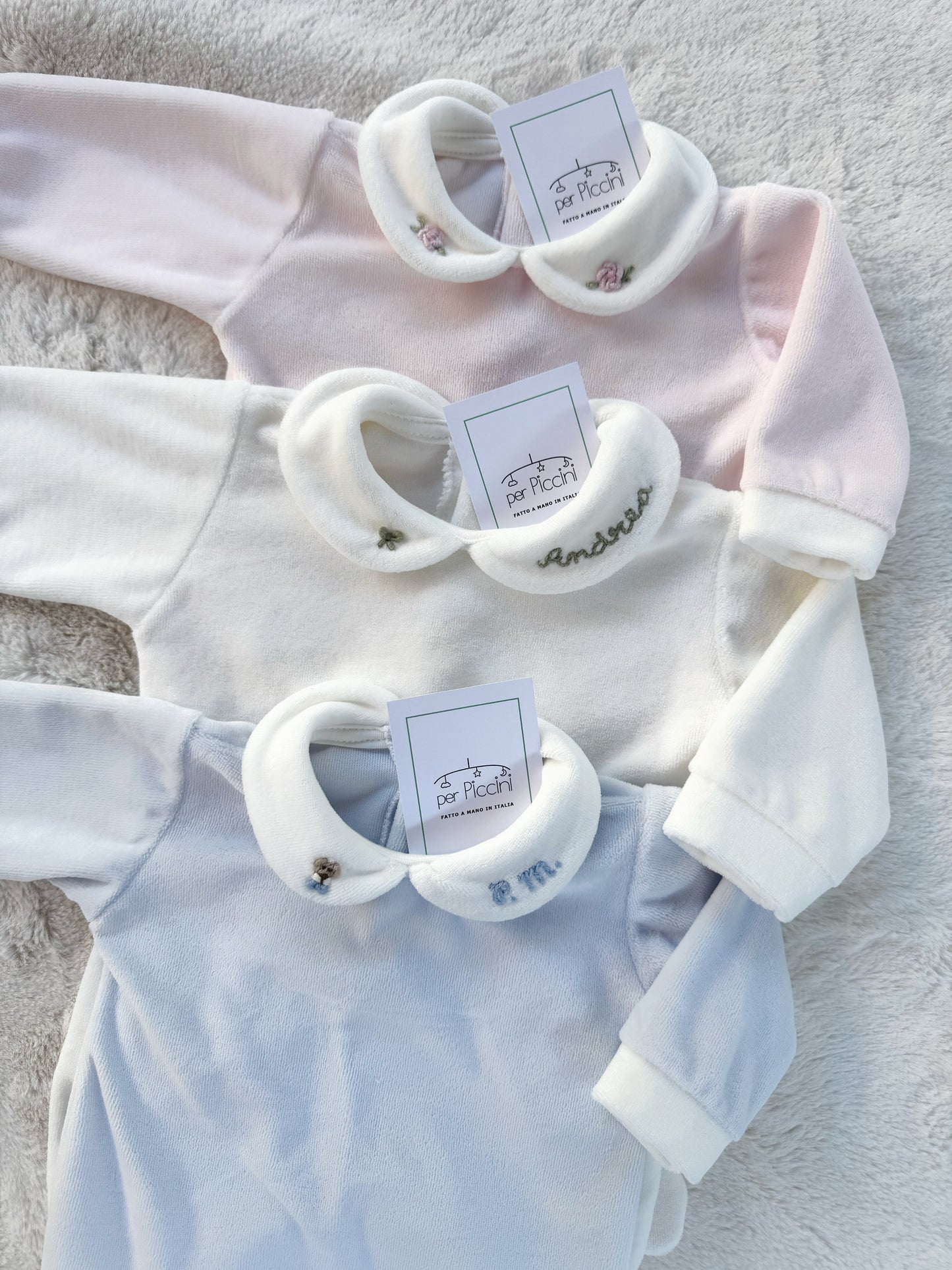 Tutina neonato in ciniglia bianco latte personalizzabile con ricamo