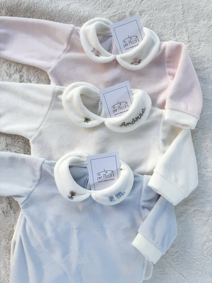 Tutina neonato in ciniglia bianco latte personalizzabile con ricamo