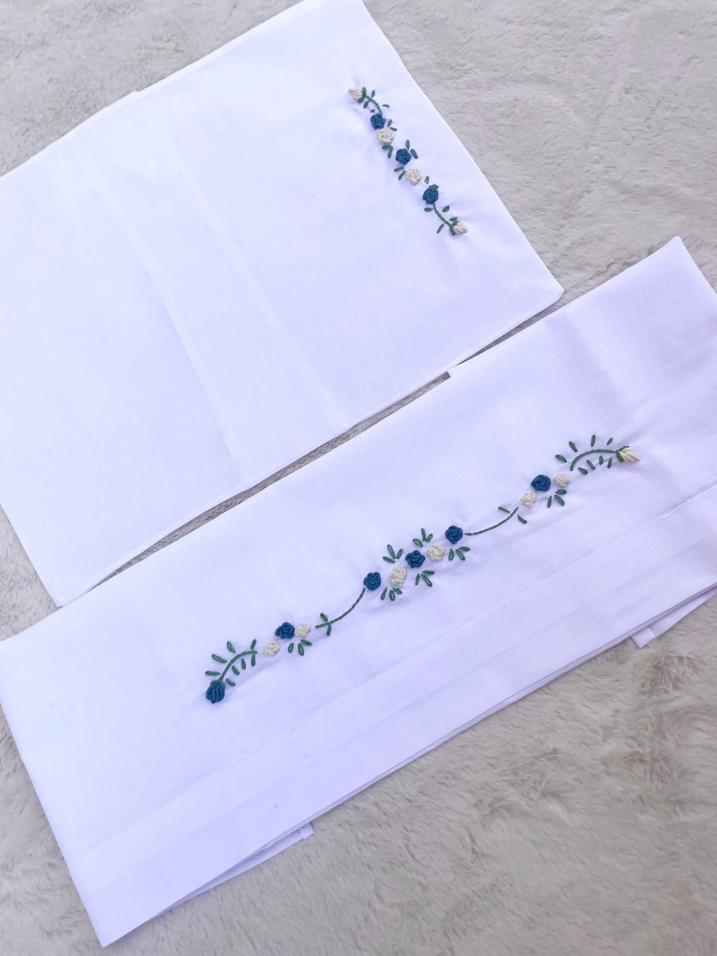 Parure lenzuola culla e federa ricamate