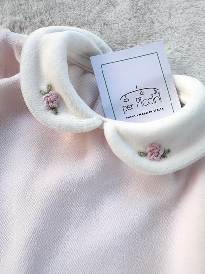 Tutina neonato in ciniglia rosa cipria personalizzabile con ricamo
