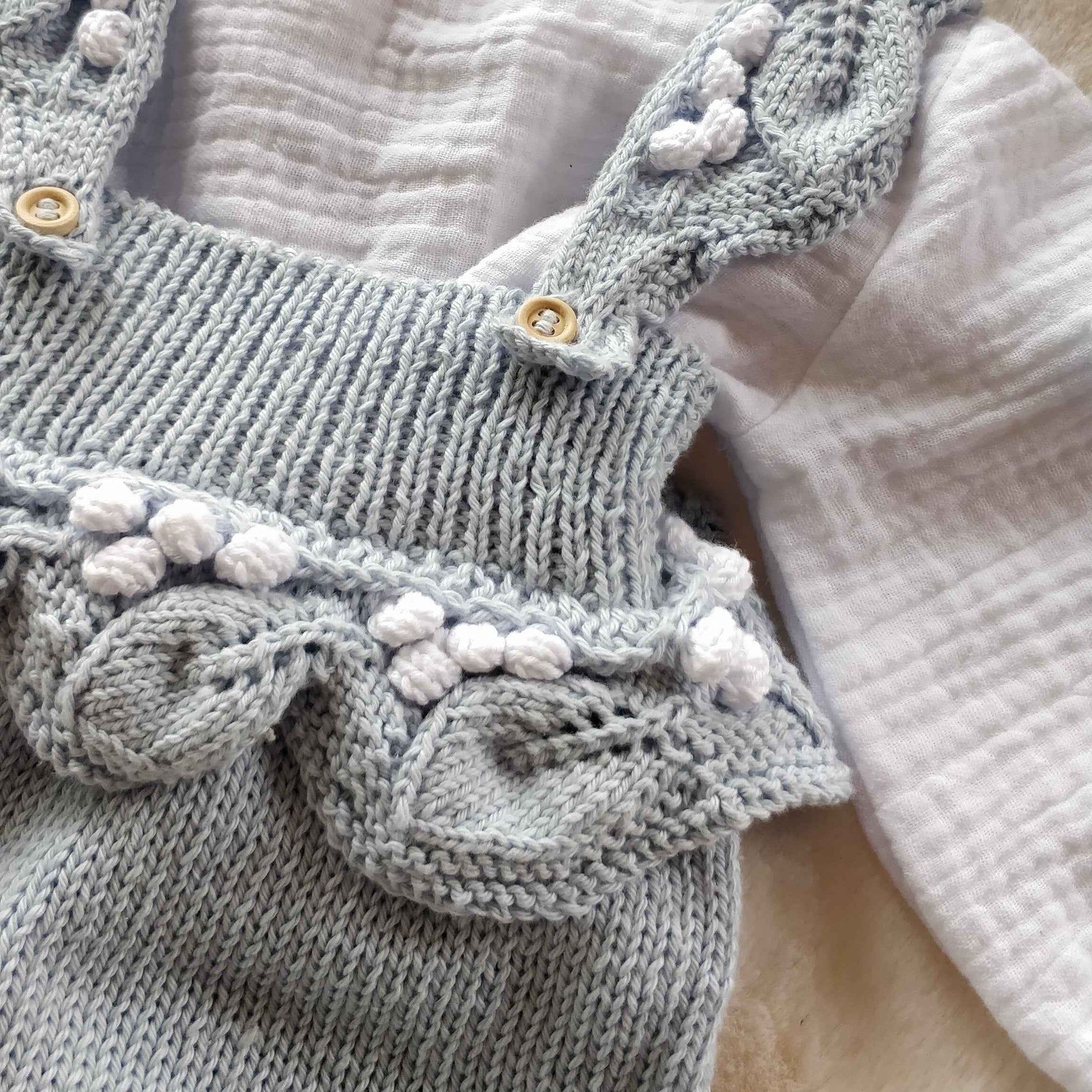 Pagliaccetto foglioline e pois in cotone