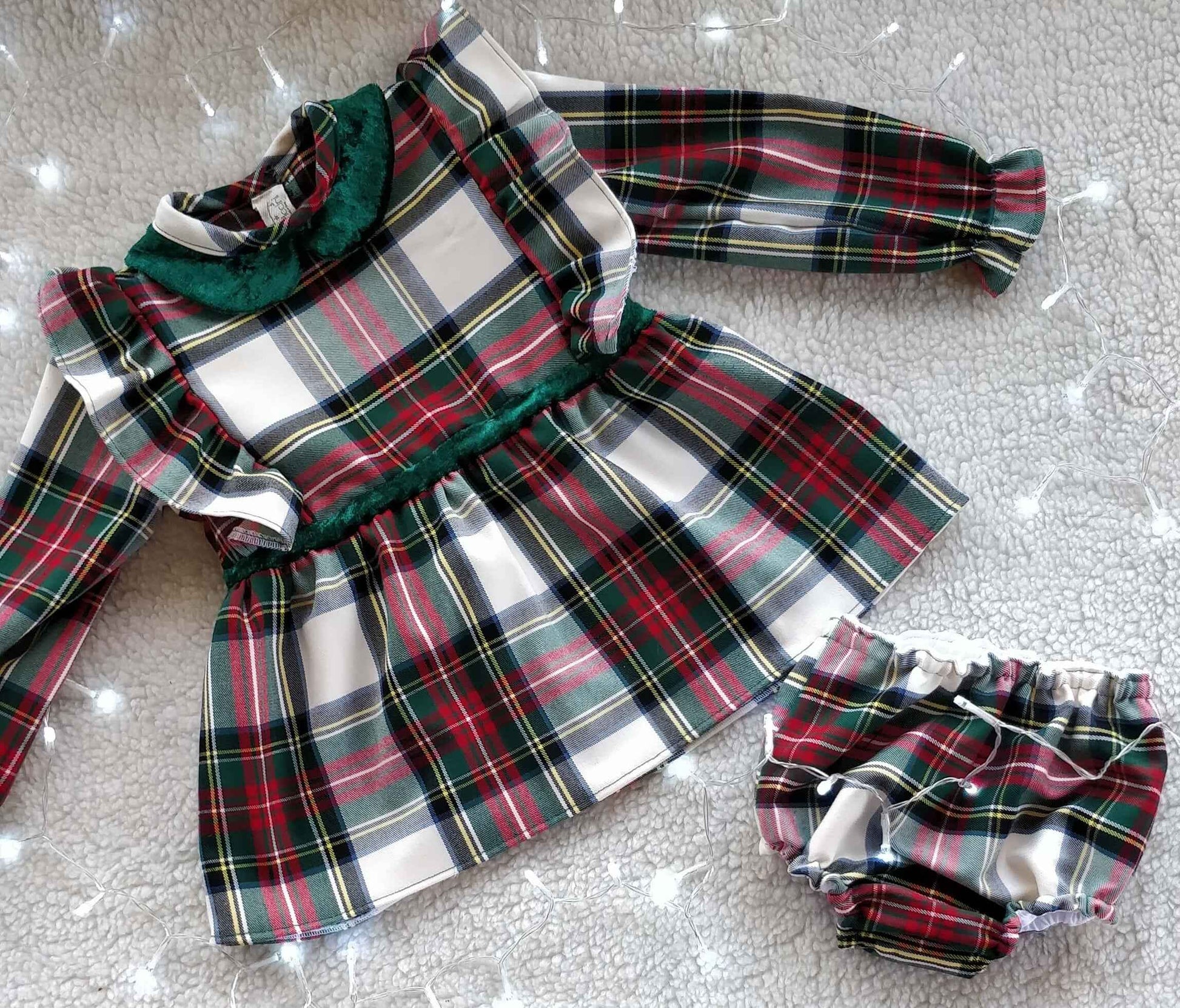Vestitino tartan con ruches velluto bambina