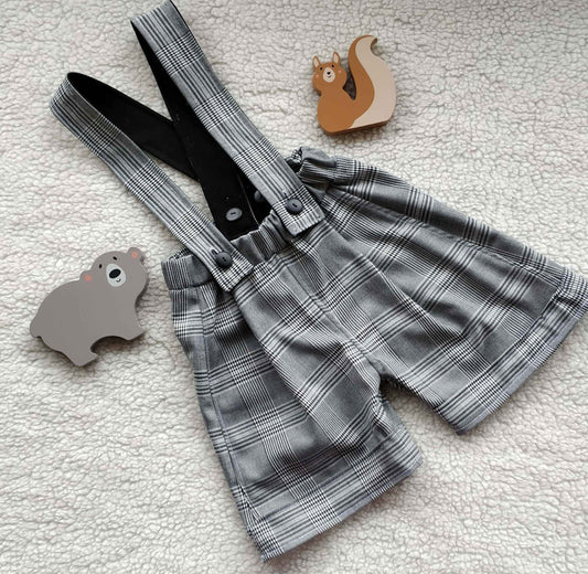 Bermuda tartan con bretelle per bambino