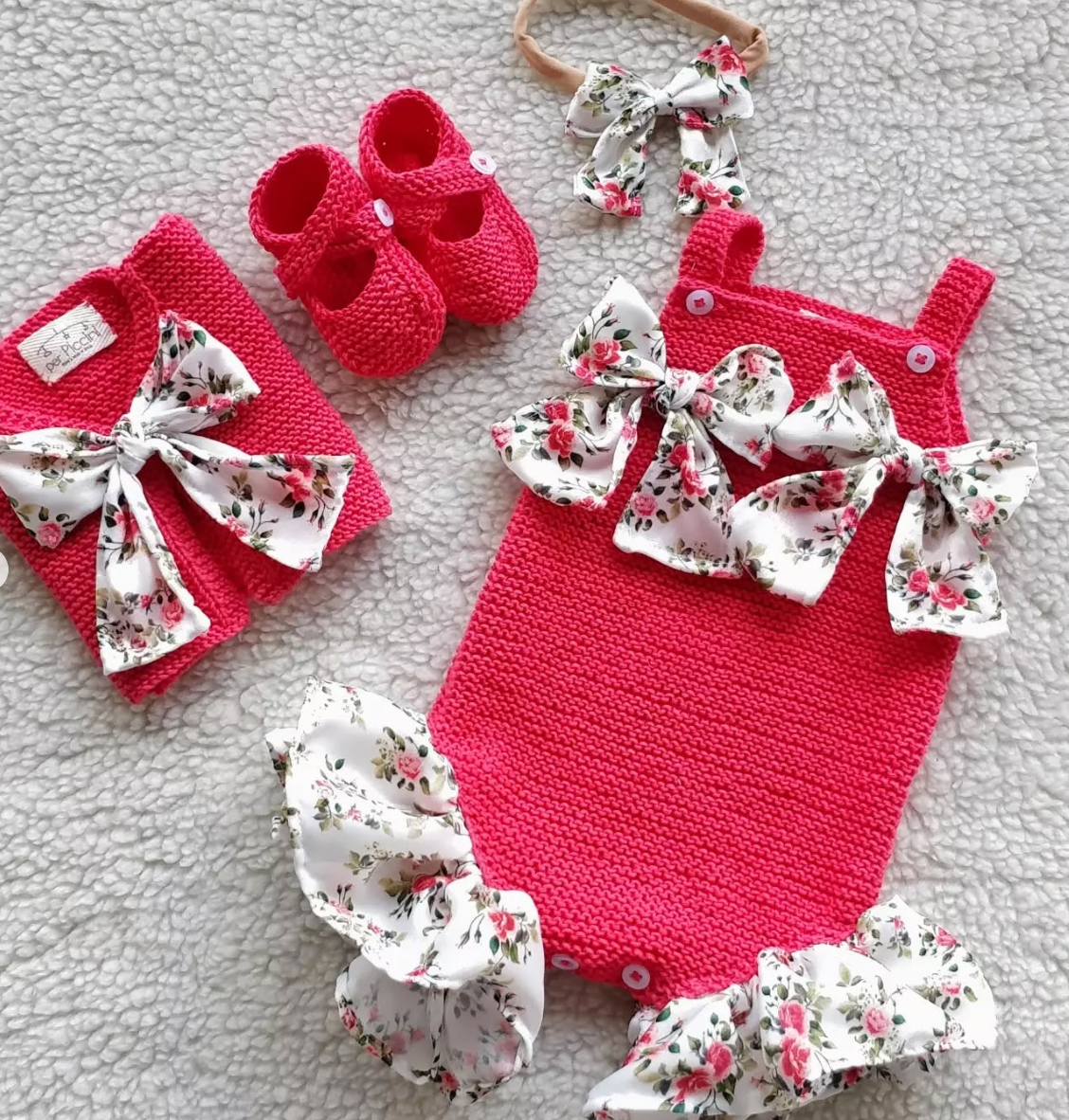 Completino personalizzabile "Babyfiocco" in cotone